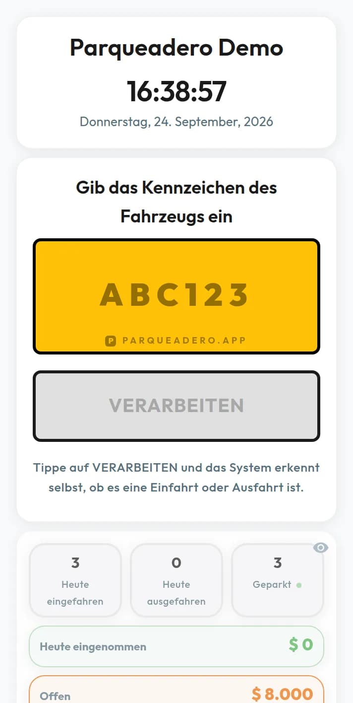 Software zur Parkplatzverwaltung: die Oberfläche mit dem Kennzeichen ABC123 und drei geparkten Fahrzeugen